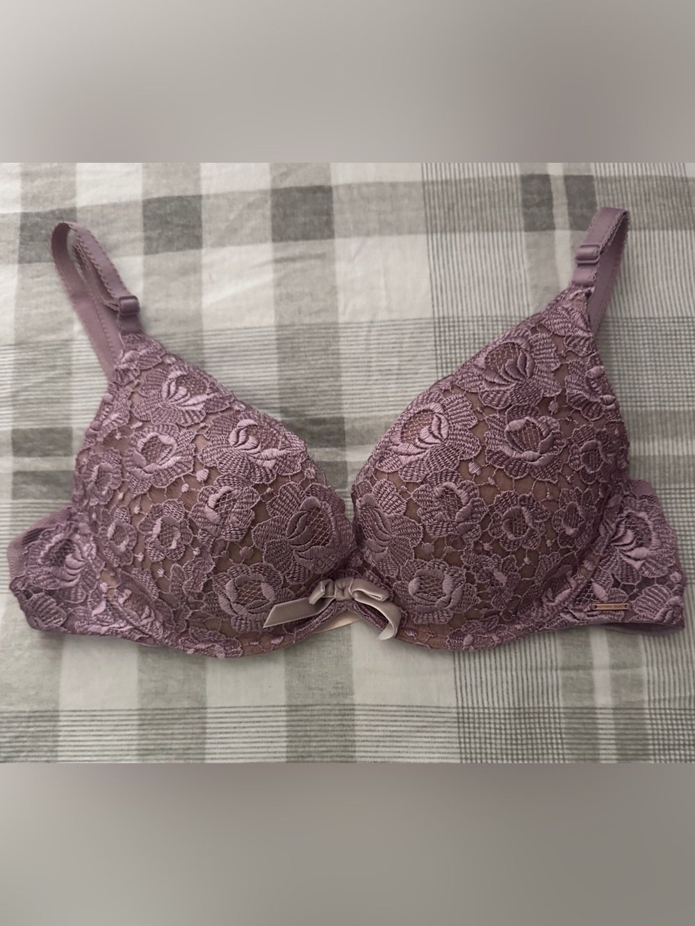 Victoria's Secret Lace Bra in Mauve Lavender